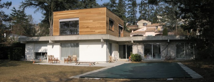 Surélévation et rénovation d’une maison contemporaine à Romans (26)